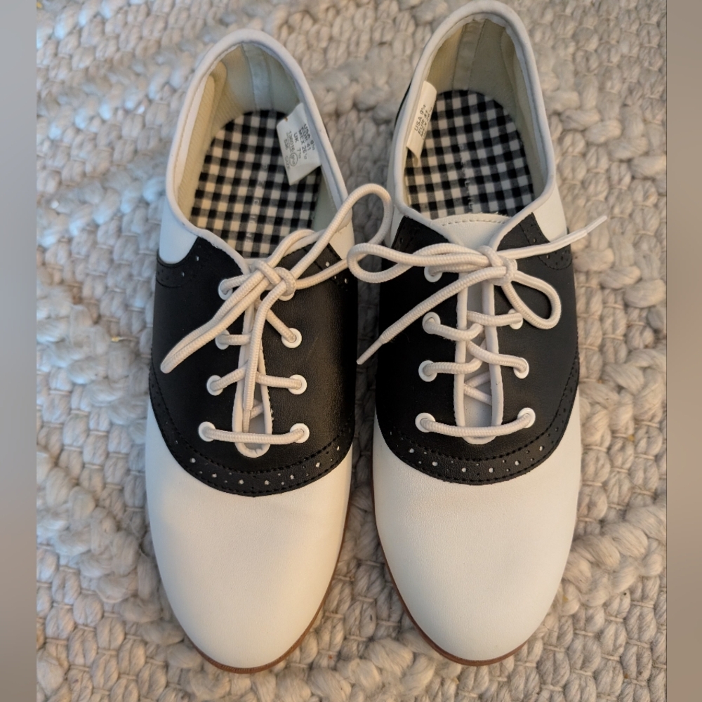 Predictions White Oxfords for Women 9.5
